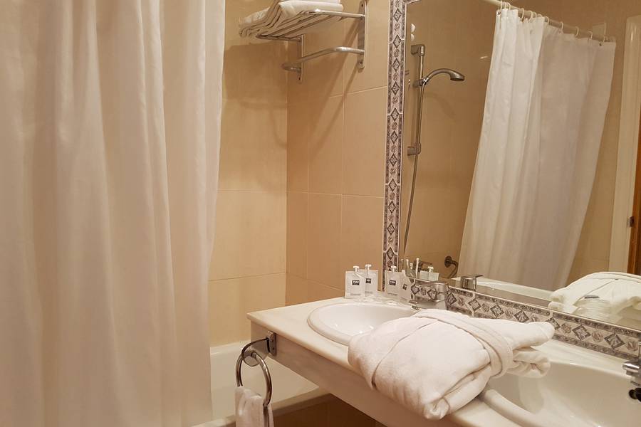 DOUBLE ROOM FOR SINGLE USE GOLF VIEW TRH Paraiso Hotel 
